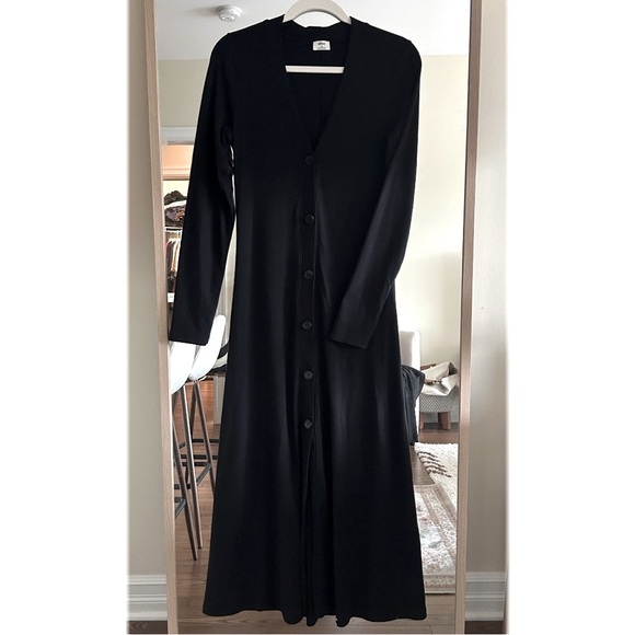 Aritzia Dresses & Skirts - Aritzia/Wilfred Black Sweater Dress